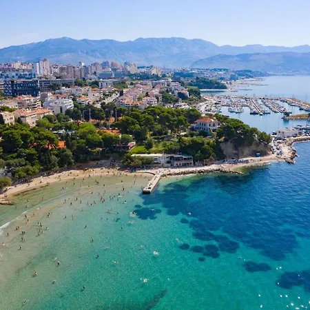 Golden Star 아파트