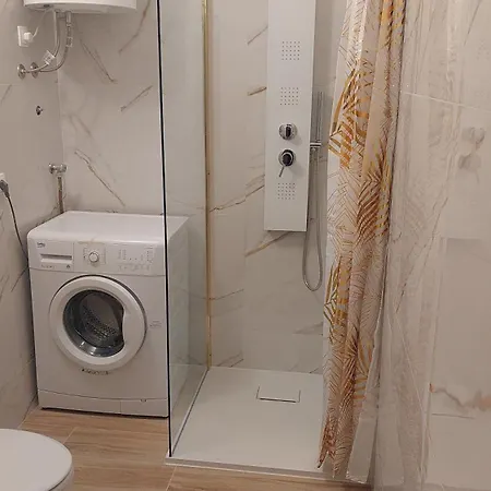Golden Star Apartment