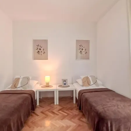 Apartment Golden Star